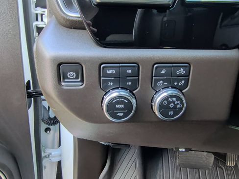 Used 2023 GMC Sierra 1500 SLT w/ SLT Premium Package AWD/4WD image 15