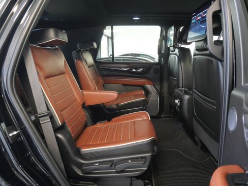 Used 2024 GMC Yukon Denali Ultimate image 17