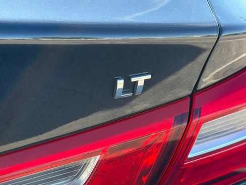 Used 2023 Chevrolet Malibu LT FWD image 11