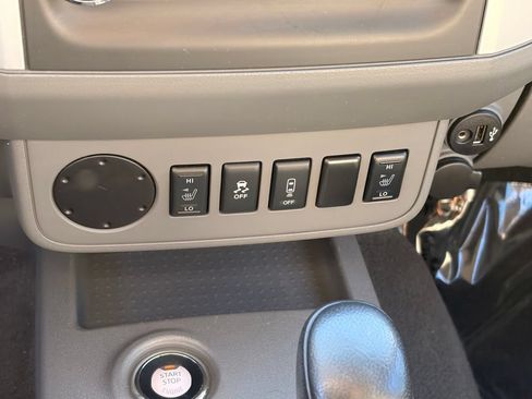 Certified 2020 Nissan Frontier SV RWD image 26