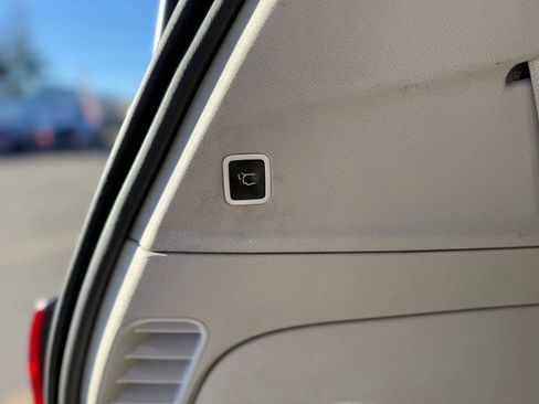 Used 2019 Chrysler Pacifica Touring Plus w/ Advanced Safetytec Group image 26