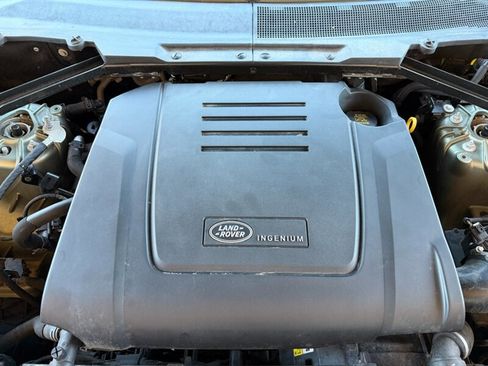 Used 2022 Land Rover Defender 90 image 5