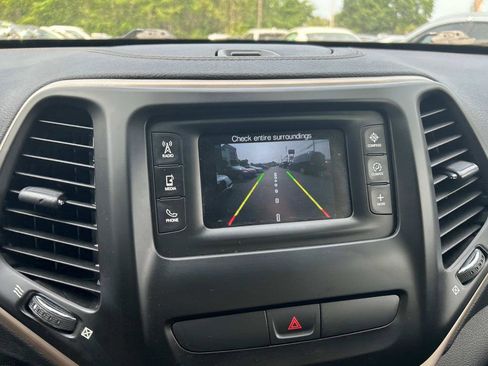 Used 2016 Jeep Cherokee Latitude image 25