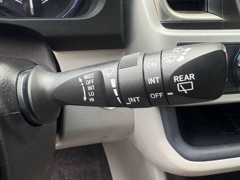 Used 2019 Toyota Highlander XLE FWD image 27