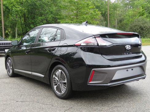 Used 2021 Hyundai Ioniq SE FWD image 6