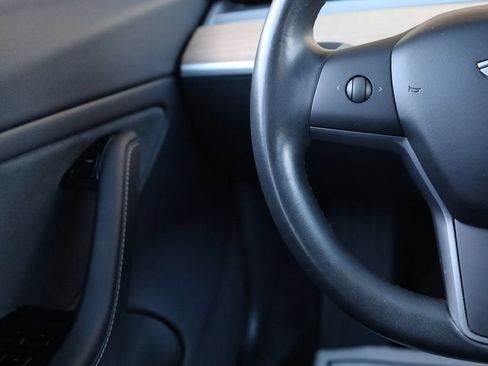 Used 2018 Tesla Model 3 Mid Range image 28