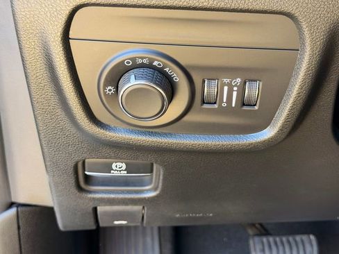 Used 2024 Jeep Grand Cherokee L Laredo AWD/4WD image 25