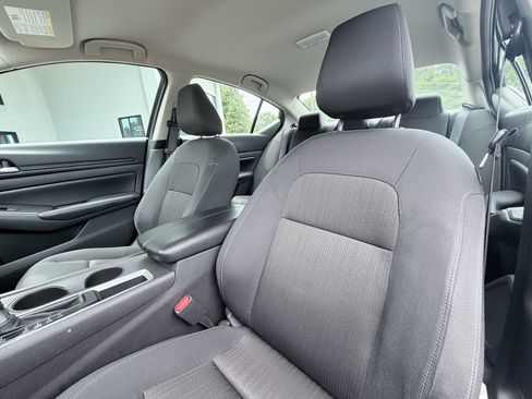 Used 2025 Nissan Altima 2.5 SV FWD image 22