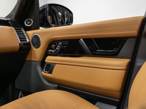 Used 2022 Land Rover Range Rover Autobiography image 49