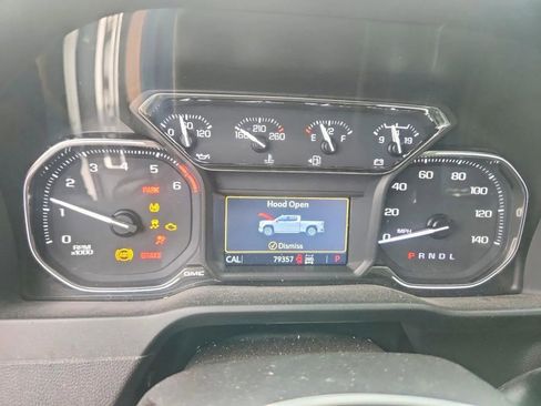 Used 2022 GMC Sierra 1500 AT4 w/ AT4 Premium Package image 9