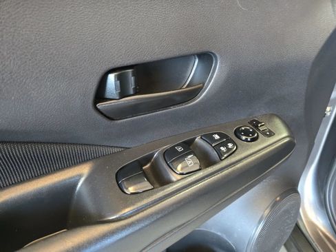 Used 2022 Nissan Kicks S FWD image 13