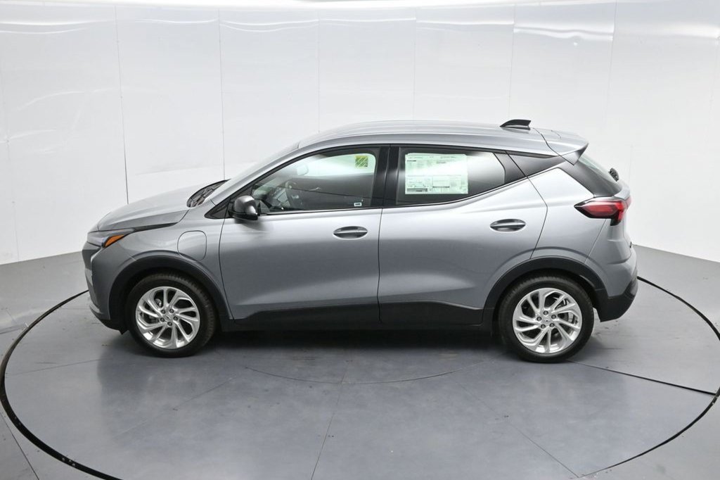 Used 2027 Chevrolet Bolt LT w/ Comfort Package FWD image 60
