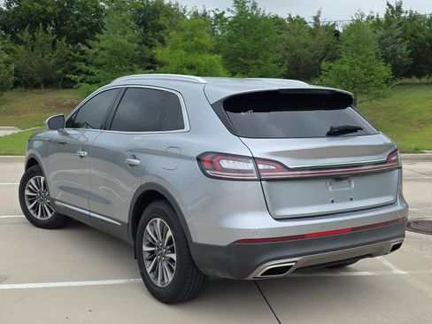 Used 2022 Lincoln Nautilus FWD w/ Premium Package image 3