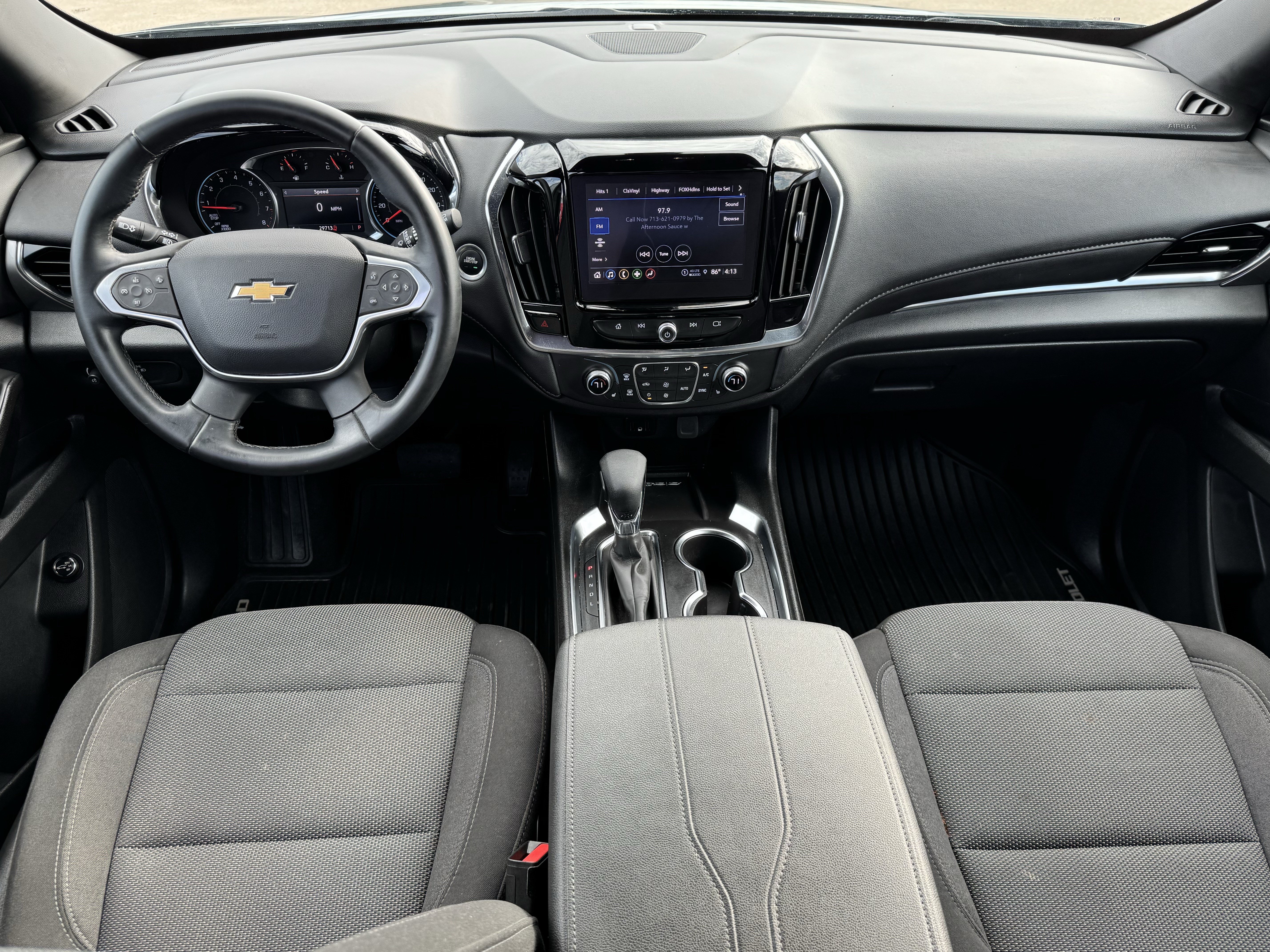 Used 2023 Chevrolet Traverse LT FWD image 23