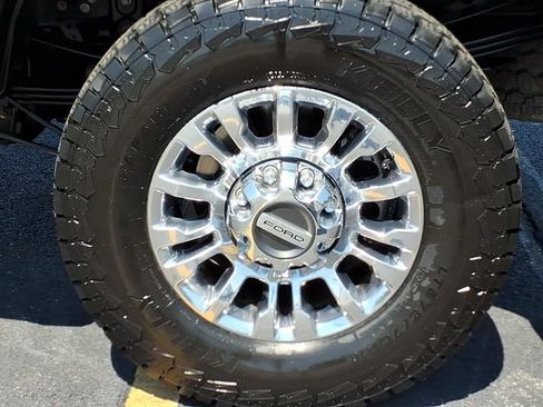 Used 2022 Ford F350 Lariat w/ Chrome Package AWD/4WD image 8
