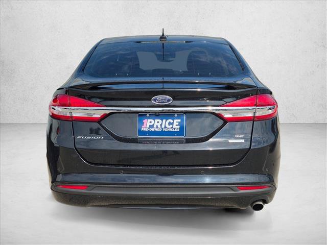 Used 2018 Ford Fusion SE w/ Equipment Group 201A FWD image 3
