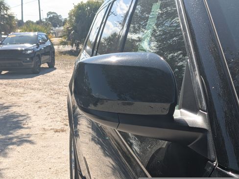 New 2025 Jeep Grand Cherokee L Laredo image 11