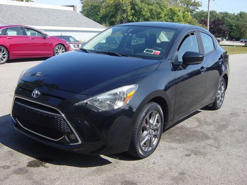 Used 2019 Toyota Yaris LE FWD image 1