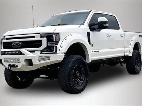 Used 2022 Ford F250 Lariat w/ Black Appearance Package image 2
