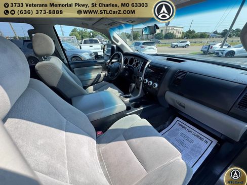 Used 2013 Toyota Sequoia SR5 AWD/4WD image 17
