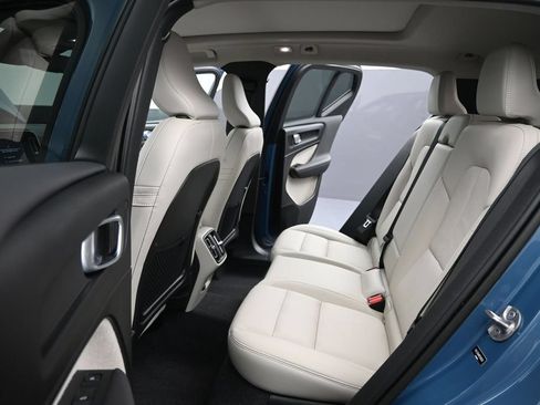 Certified 2023 Volvo XC40 B5 Plus w/ Climate Package AWD/4WD image 21