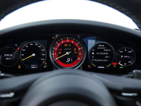 Used 2022 Porsche 911 GT3 image 31