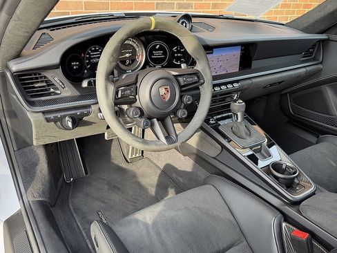 Certified 2025 Porsche 911 GT3 RS image 4