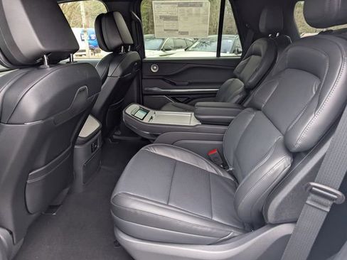 New 2026 Lincoln Navigator Reserve w/ Jet Appearance Package AWD/4WD image 15