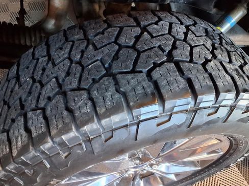 Used 2017 Ford F150 Lariat image 8