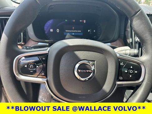 Used 2024 Volvo XC60 B5 Ultimate w/ Protection Package Premier AWD/4WD image 19