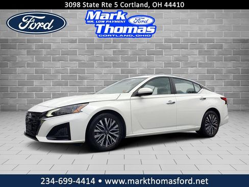 Used 2023 Nissan Altima 2.5 SV FWD image 1