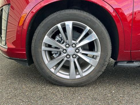 Certified 2025 Cadillac XT6 Premium Luxury w/ Platinum Package FWD image 5