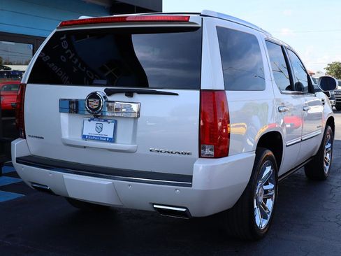 Used 2014 Cadillac Escalade Platinum image 4