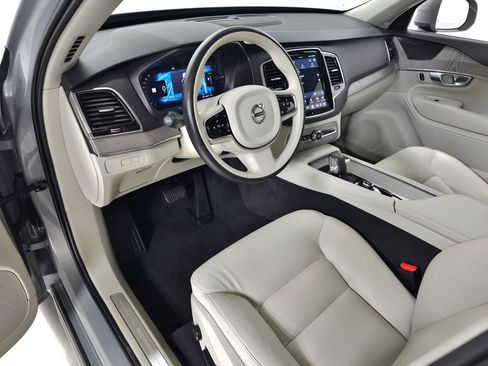 Certified 2024 Volvo XC90 T8 Plus AWD/4WD image 17