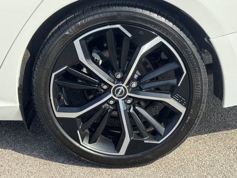 Certified 2024 Nissan Altima 2.5 SR image 8