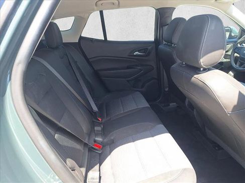 Used 2025 Chevrolet Trax LT FWD image 18