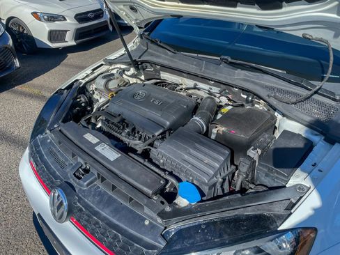 Used 2015 Volkswagen GTI SE image 46