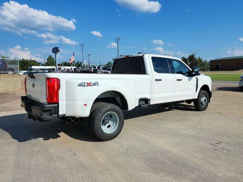 Used 2024 Ford F350 XL w/ FX4 Off-Road Package AWD/4WD image 8