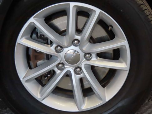 Used 2019 Dodge Grand Caravan SE FWD image 6