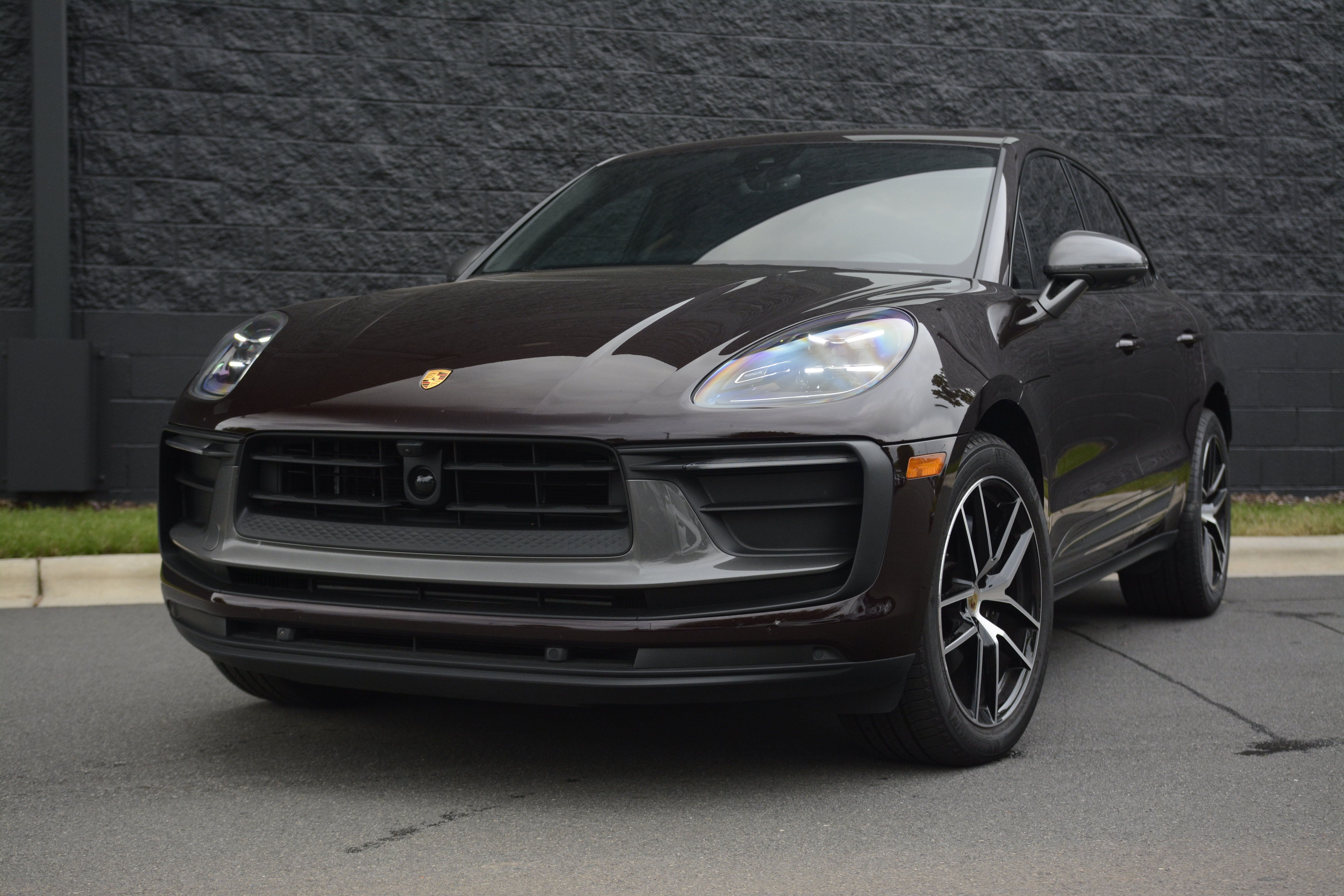 Certified 2026 Porsche Macan AWD/4WD image 1