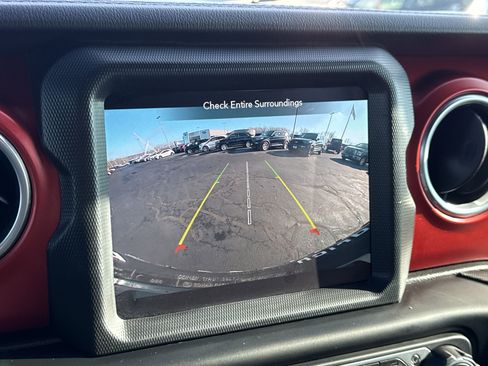 Used 2021 Jeep Wrangler Unlimited Rubicon w/ Uconnect 4C Nav & Sound Group image 21