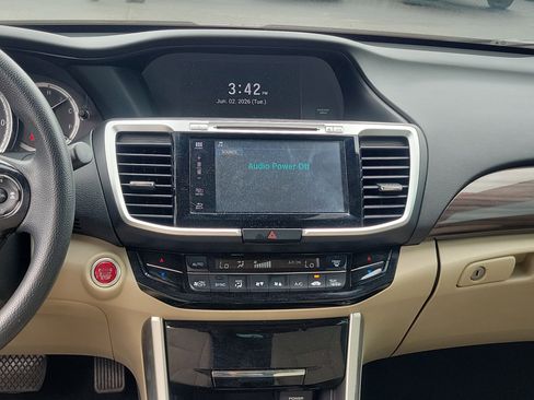 Used 2017 Honda Accord EX image 17