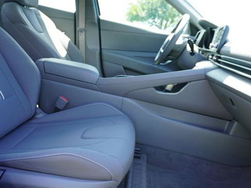 Used 2023 Hyundai Elantra SEL FWD image 24