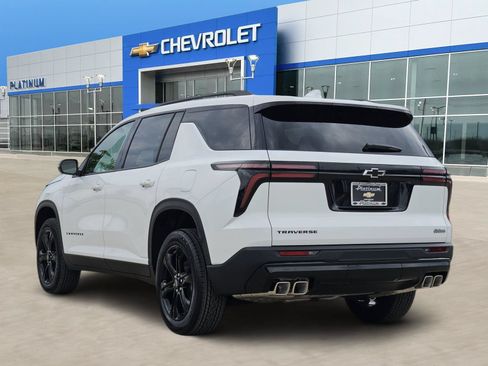 New 2027 Chevrolet Traverse LT w/ Midnight/Sport Edition FWD image 4