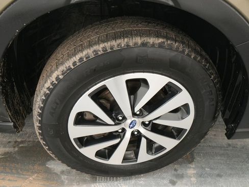 Used 2021 Subaru Outback Premium image 11