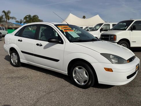 Used 2003 Ford Focus LX image 3