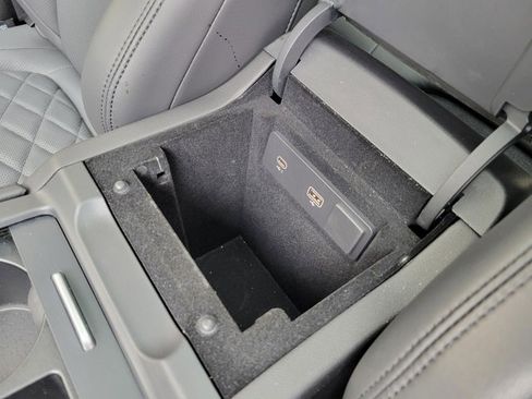 Used 2023 Jaguar F-PACE S image 40