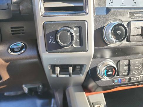 Used 2019 Ford F250 King Ranch w/ Chrome Package image 29