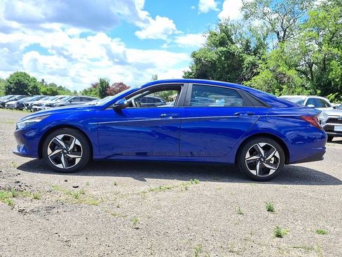 Used 2023 Hyundai Elantra SEL w/ Convenience Package FWD image 4