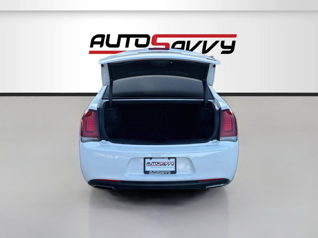 Used 2023 Chrysler 300 Touring w/ Sport Appearance Package RWD image 23
